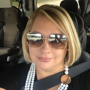 Meet your Posher, Jacqueline